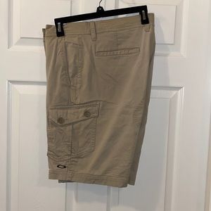 Oakley cargo shorts 36